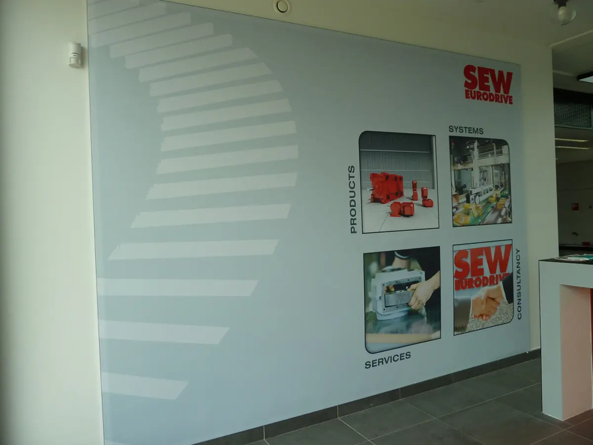 Mur d'accueil imprimé dans un hall de réception
